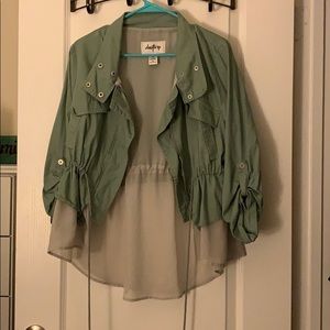 Green cuffed long sleeve coat